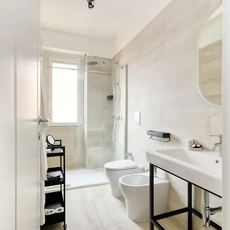 Joivy 1-Bed Apartment With Balcony Near Subway Milan Exterior photo